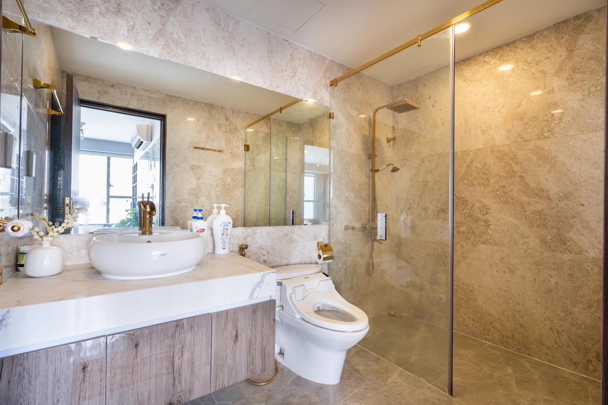 Rivergate Luxury *